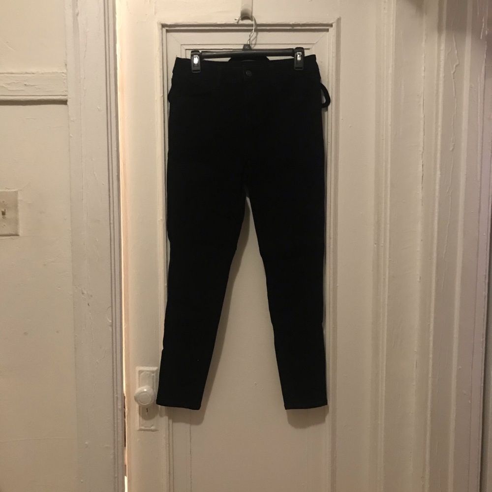 American Eagle Black Super High-Rise Jegging